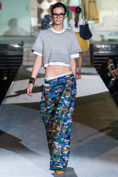 Look 10